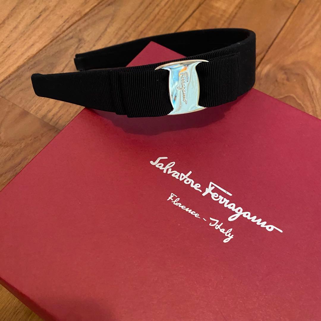 【極美品】Salvatore Ferragamo ブラック リボン　ヘアバンド
