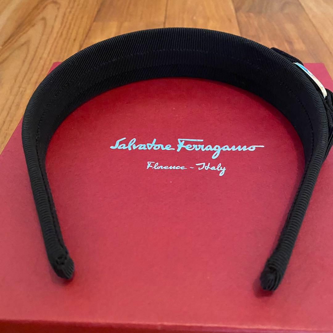 【極美品】Salvatore Ferragamo ブラック リボン　ヘアバンド
