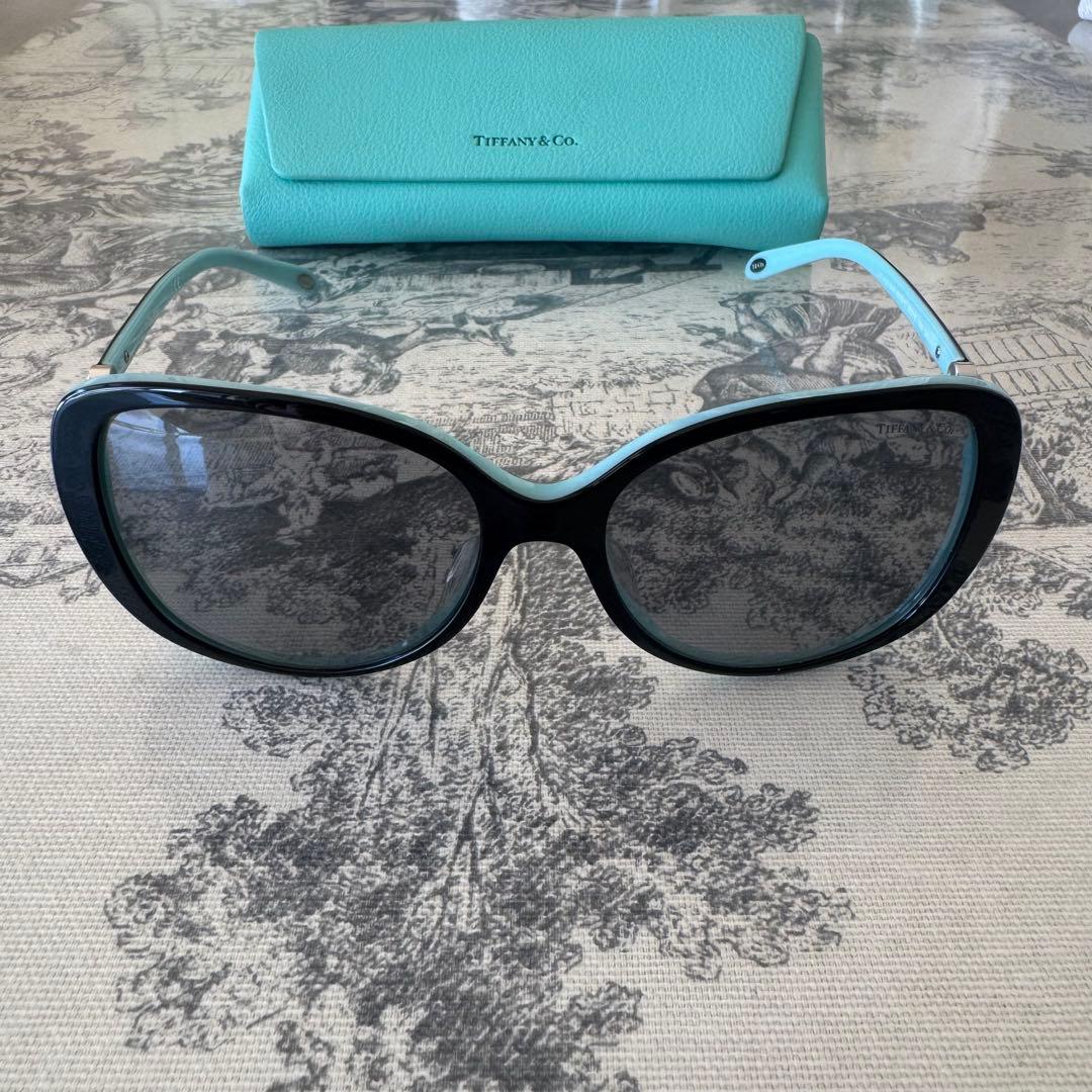 Tiffany & Co. ☆ブラック　サングラス ☆