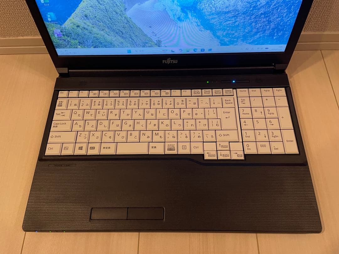 富士通 A5510/E i5 10世代 DVDドライブ 256GB Office