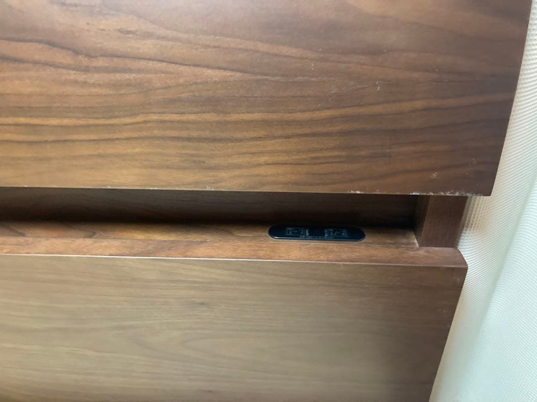 ダブルベッドフレーム　取来人現定