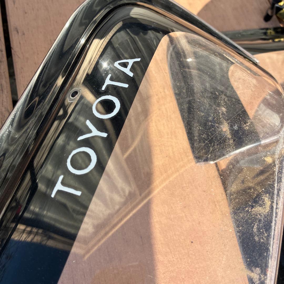 LN107 ハイラックス用 純正サイドバイザー