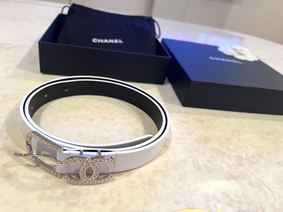 シャネル CHANEL キラキラ ベルト ホワイト