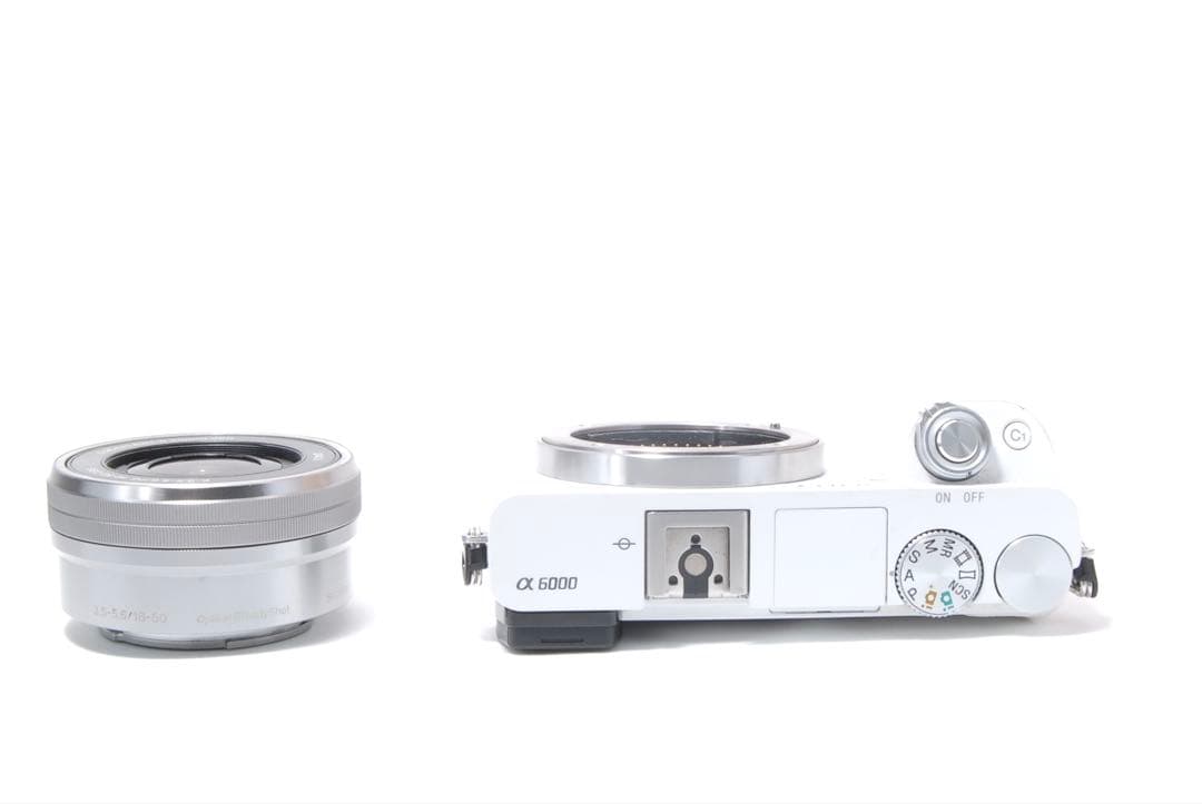 初心者でも安心 WiFi機能搭載 SONY α6000 軽量 高画質ミラーレス