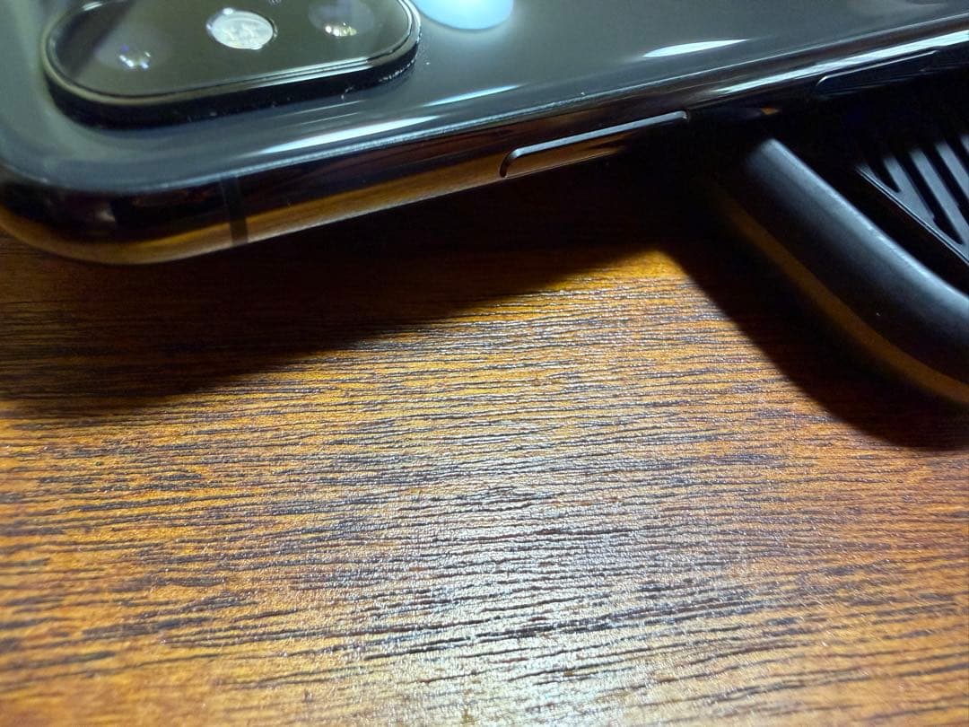 iPhone XS Max（256GB）SIM解除済み、バッテリーに不安あり