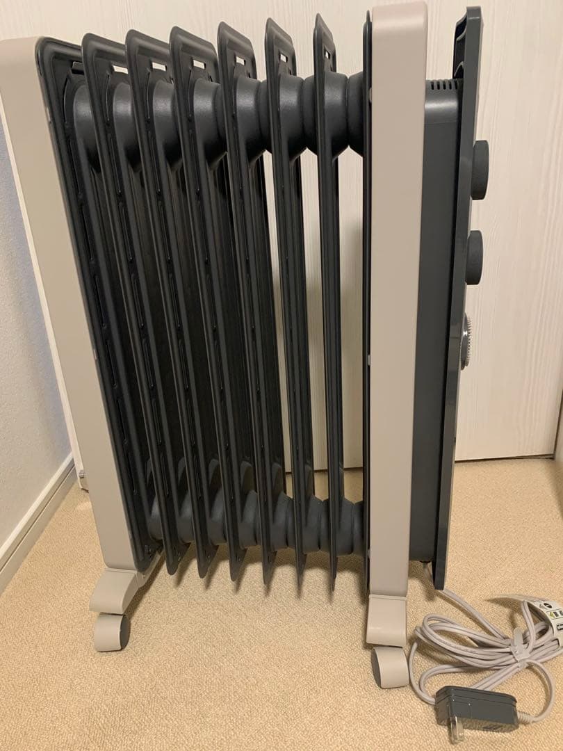 デロンギ　オイルヒーター RHJ12F0812-GY ⭐︎カバー付き