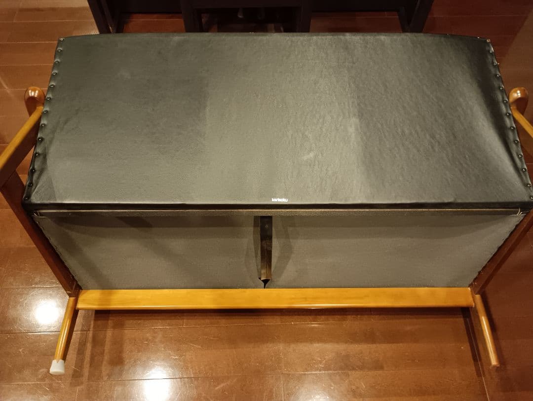 【送料込】カリモク　2シーターソファ　ブラック　背面+座面シートのみの販売。