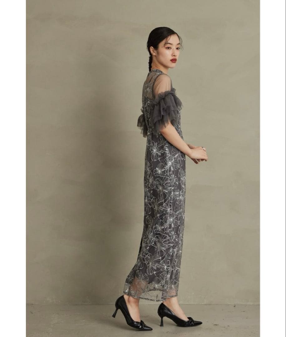 美品　人気　ニアナ　スパンコール刺繍レースドレス キーホールネック　ブラック　Ｌ