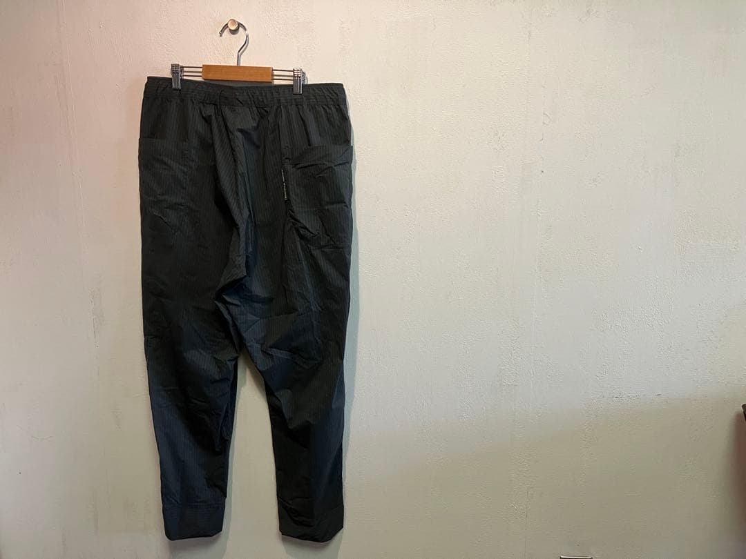 アクシーズクイン　ストライプのパンツ　四