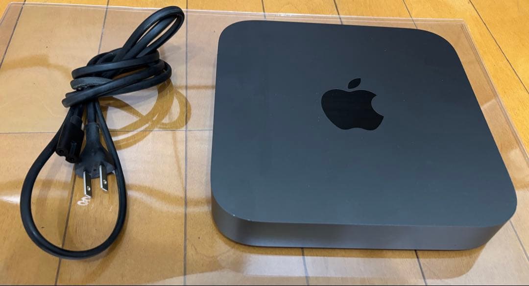 Mac mini 2018（キーボード、スタンド、マウントアダプタ付）