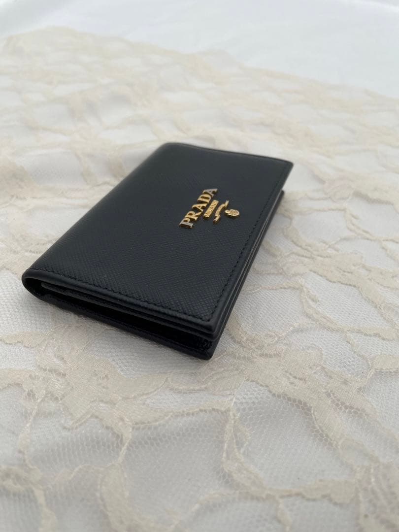 プラダ　名刺入れ