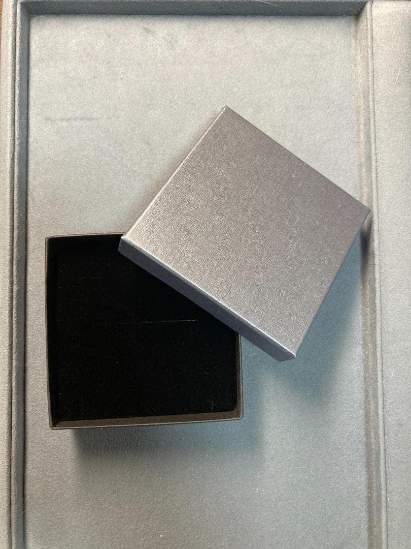 meme様　片方　1ｃｔ　鑑定書付き　プラチナ　天然ダイヤモンドピアス