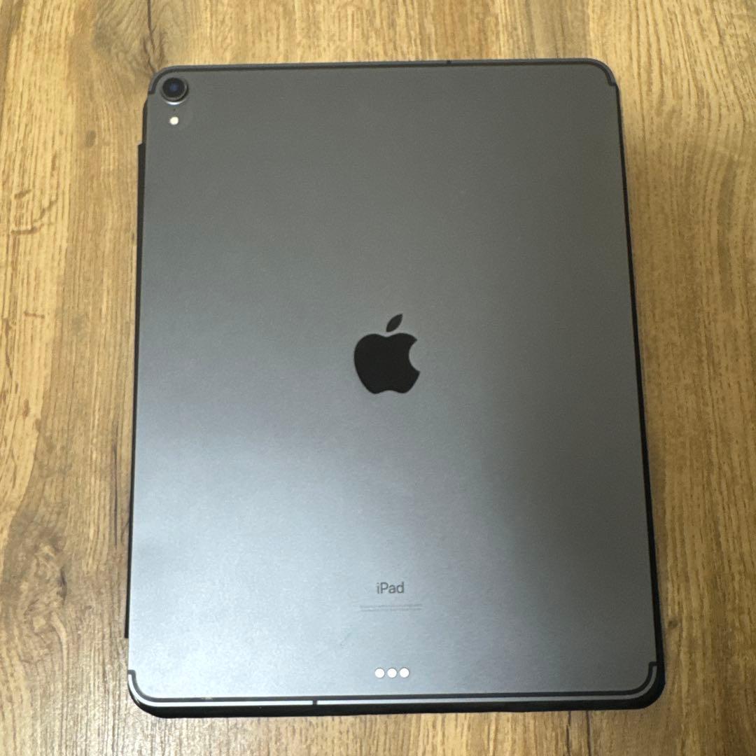 iPad Pro 12.9インチ 第3世代 セルラーモデル　256GB