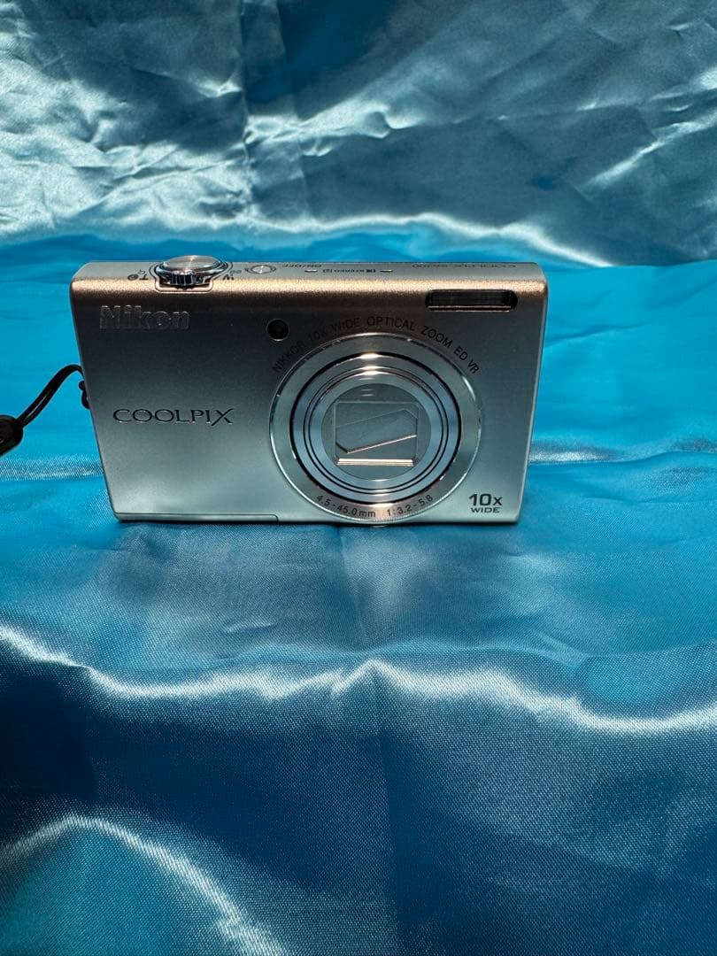 Nikon COOLPIX シルバー 10倍ズーム 充電器無し ケース有り