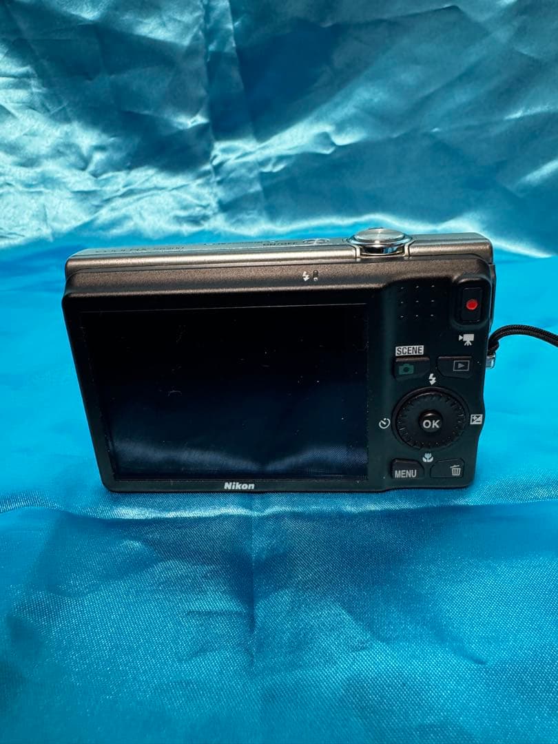 Nikon COOLPIX シルバー 10倍ズーム 充電器無し ケース有り