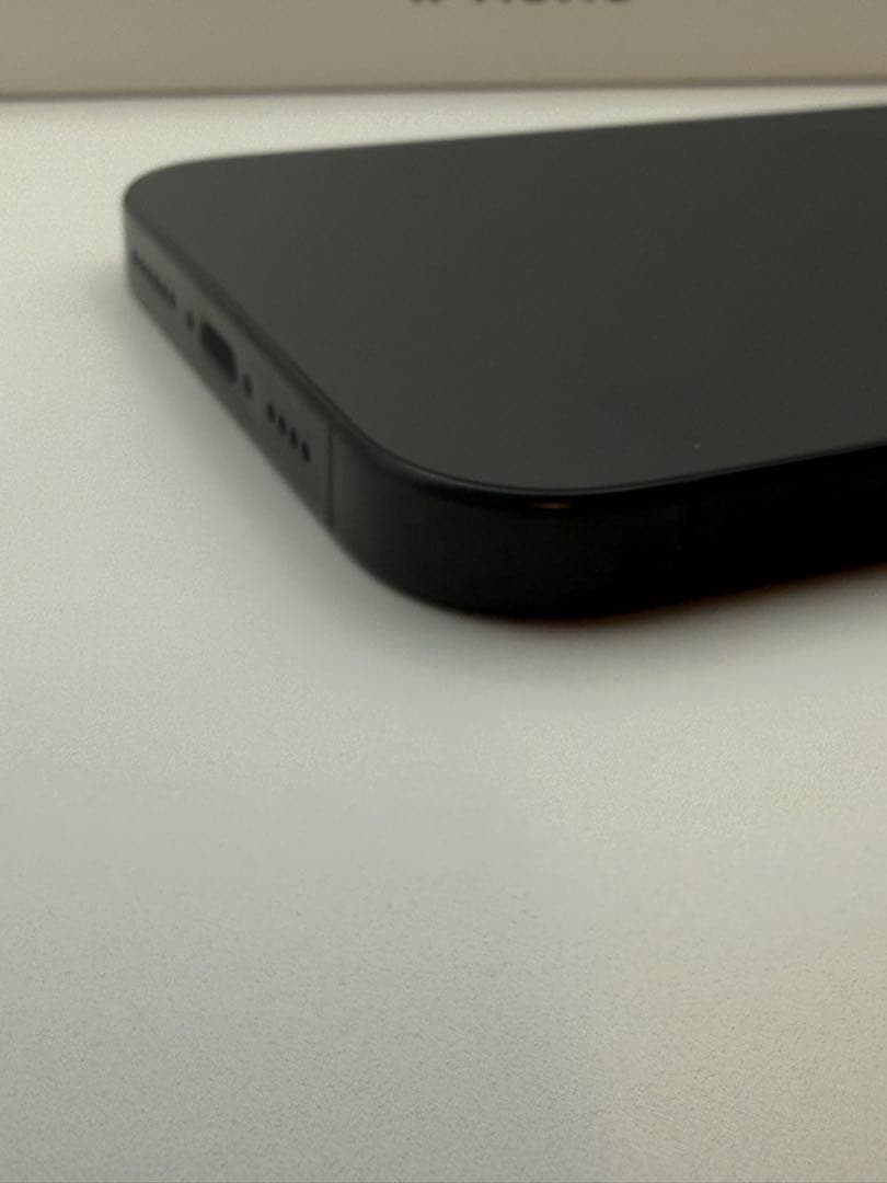 iPhone 16 Pro Max 256GB ブラックチタニウム