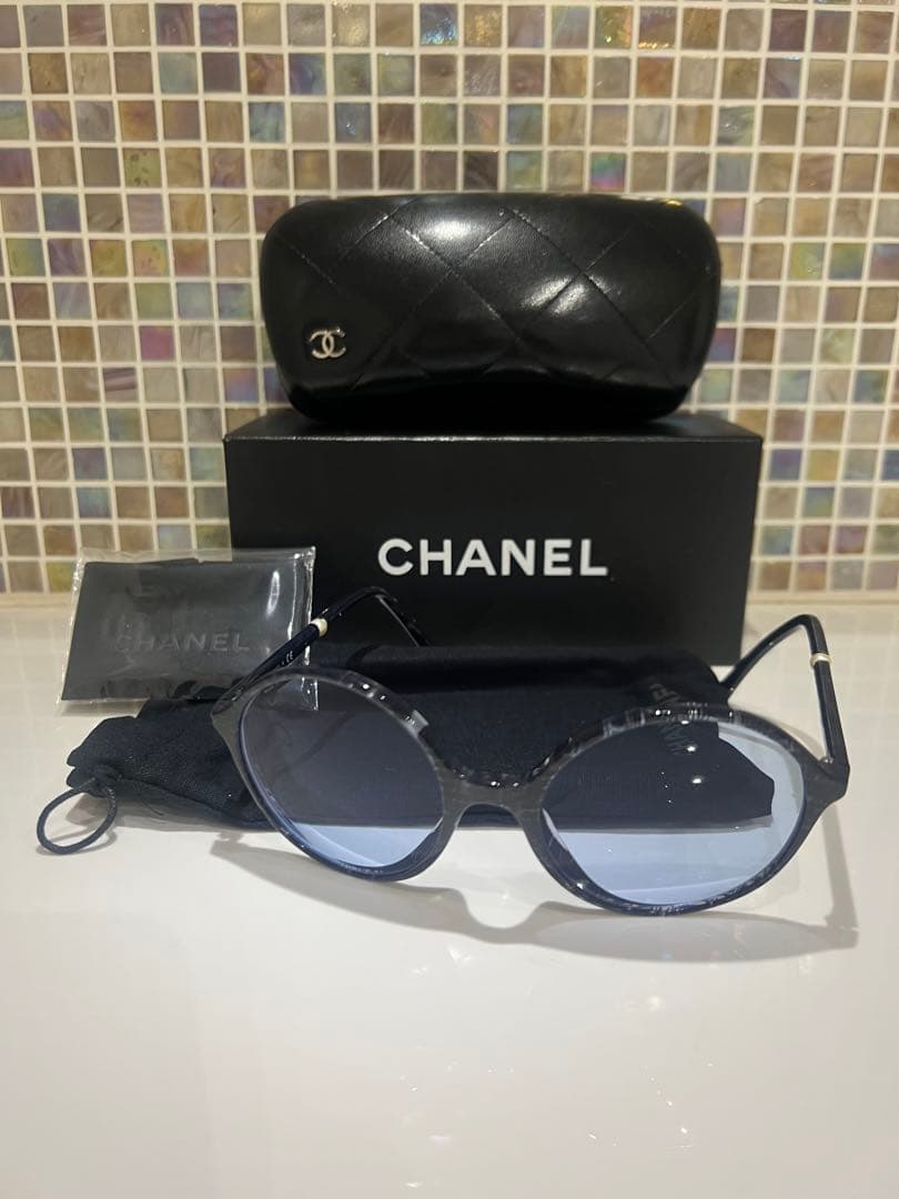 CHANEL シャネル　レディース　サングラス　黒