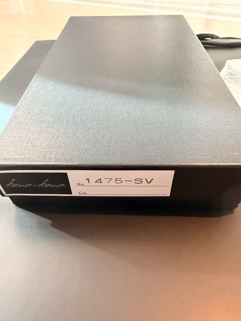 新品カワカワ☆レディース長財布♪シルバー！本革です★定価39,800円です！