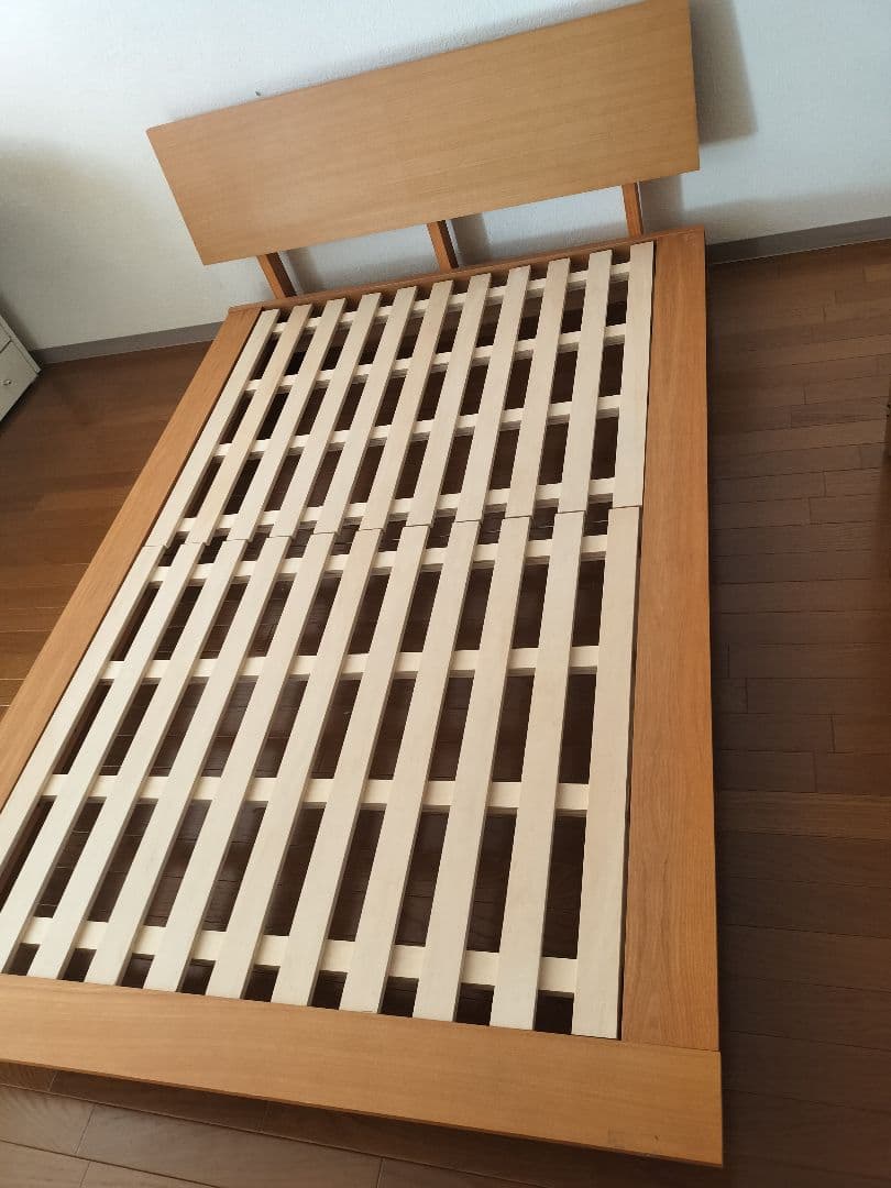 木製ダブルベッドフレーム