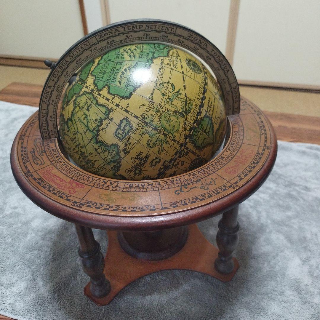 古典的な木製地球儀 約30cm