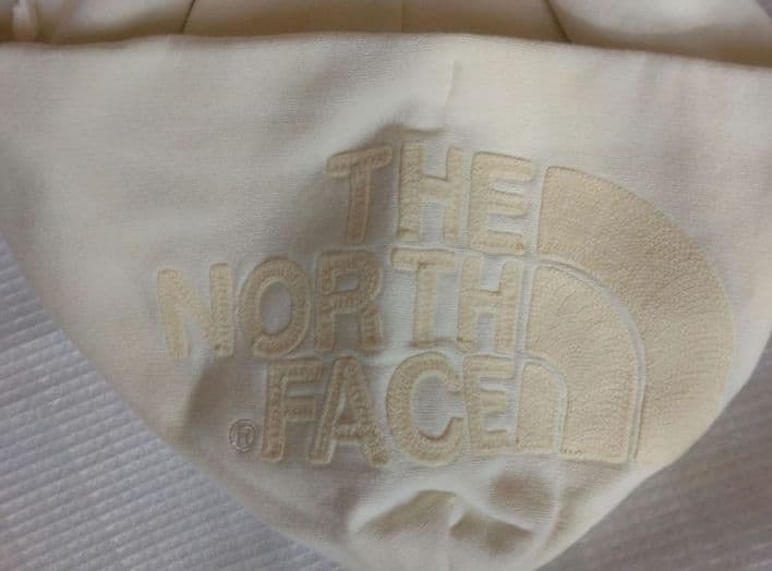 ビンテージホワイト色 ジップアップ フード付きパーカー