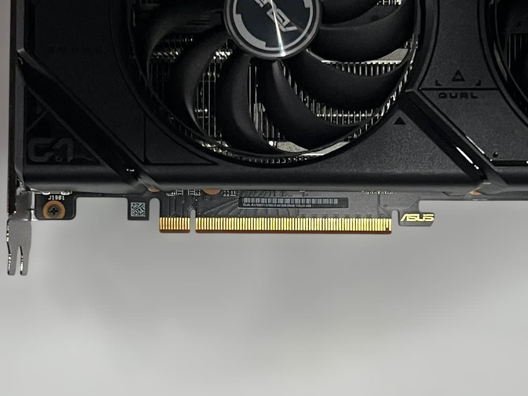 グラフィックボード・グラボ・ビデオカード ASUS Radeon RX 7800 XT OC 16GB