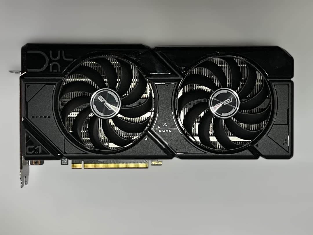 グラフィックボード・グラボ・ビデオカード ASUS Radeon RX 7800 XT OC 16GB