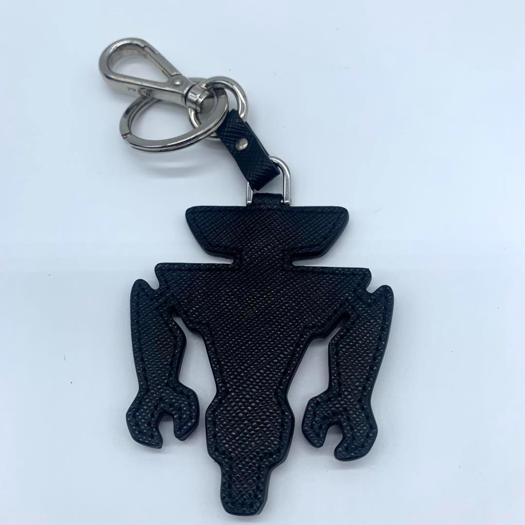 美品 プラダ キーリング キーホルダー ロボットモチーフ サフィアーノ