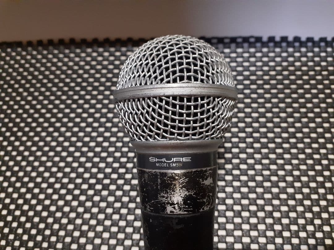SHURE SM58 ビンテージ、ポルシェロゴ。動作品ですがキズありです。