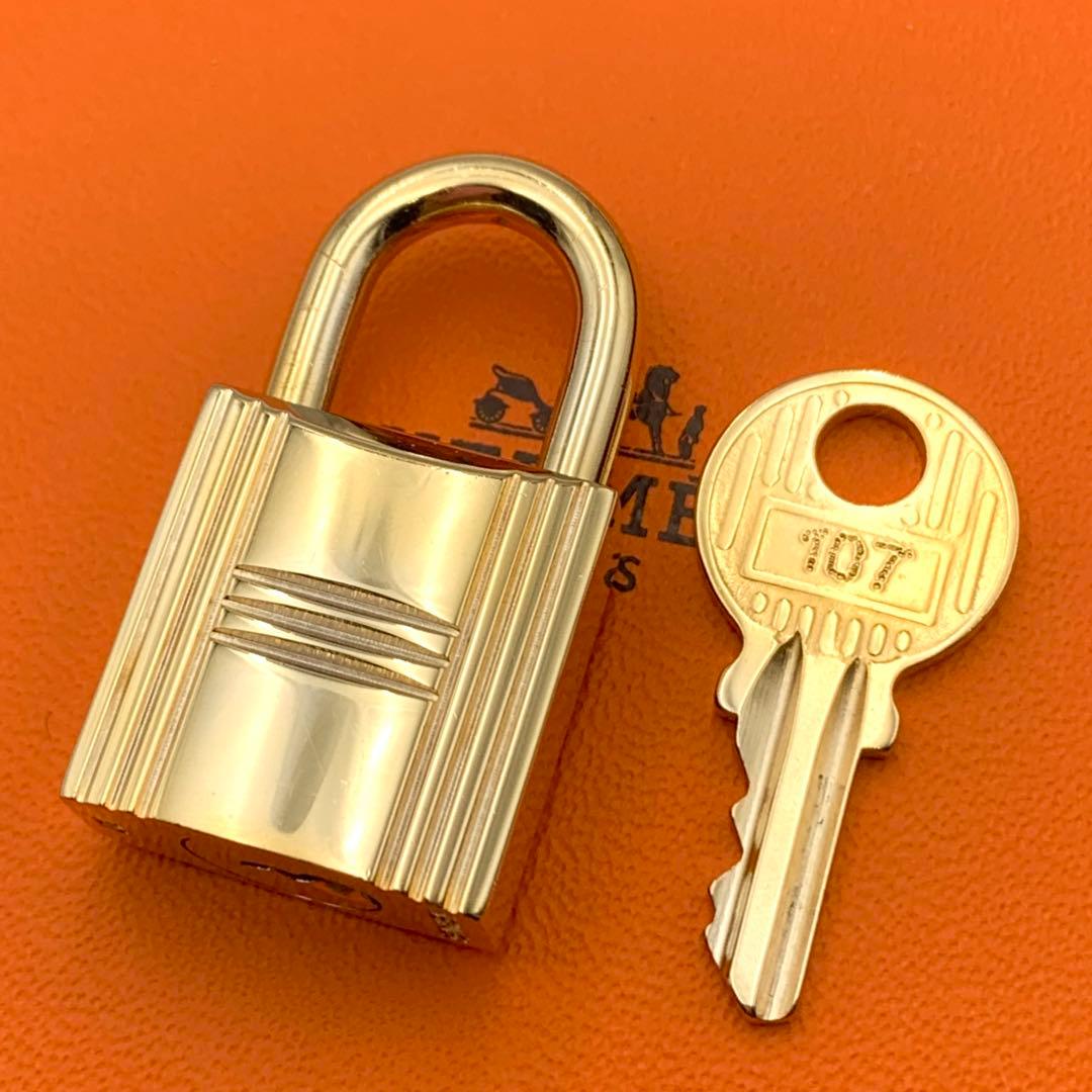 HERMES エルメス カデナ　24Kメッキ　No.107　107番　鍵付き