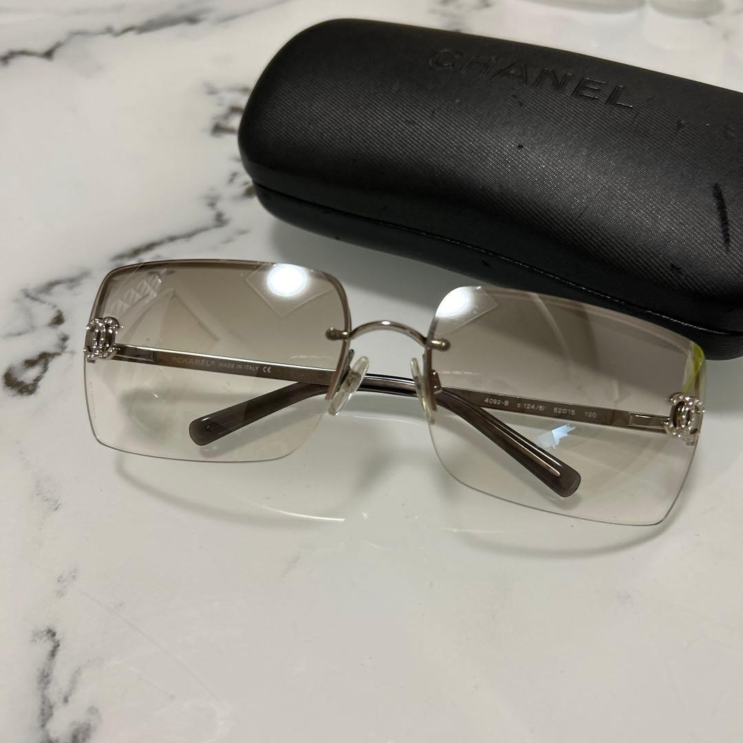 CHANEL メタルフレーム サングラス