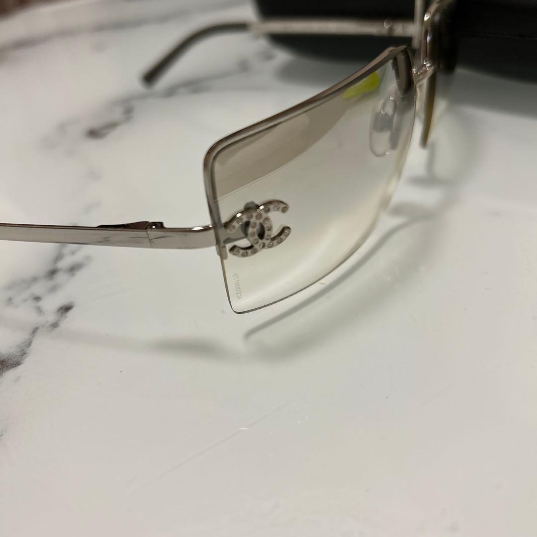 CHANEL メタルフレーム サングラス