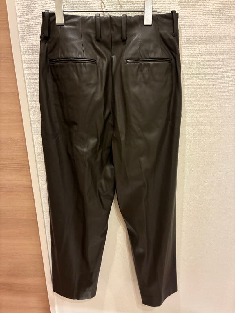 stein BELTLESS プリーツスラックス