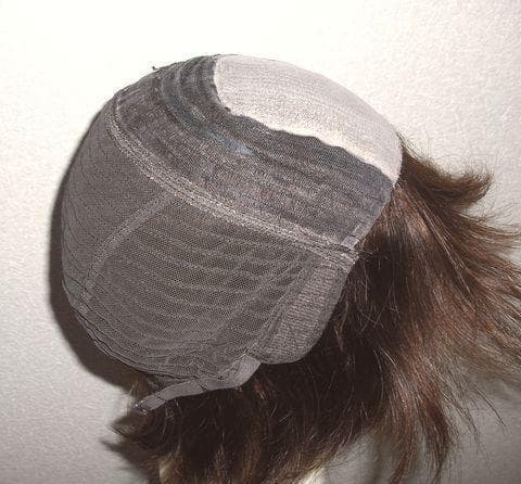 人毛 ショートボブ　少し明るめブラウン Ｍサイズ　前髪がおでこに貼り付かない