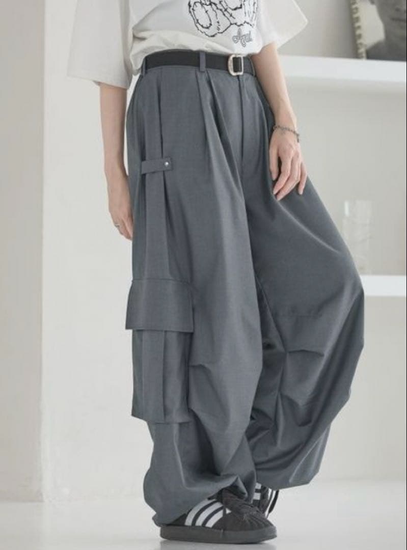 タグ付き　完売品　TRタックパラシュートパンツ　M R2 グレー