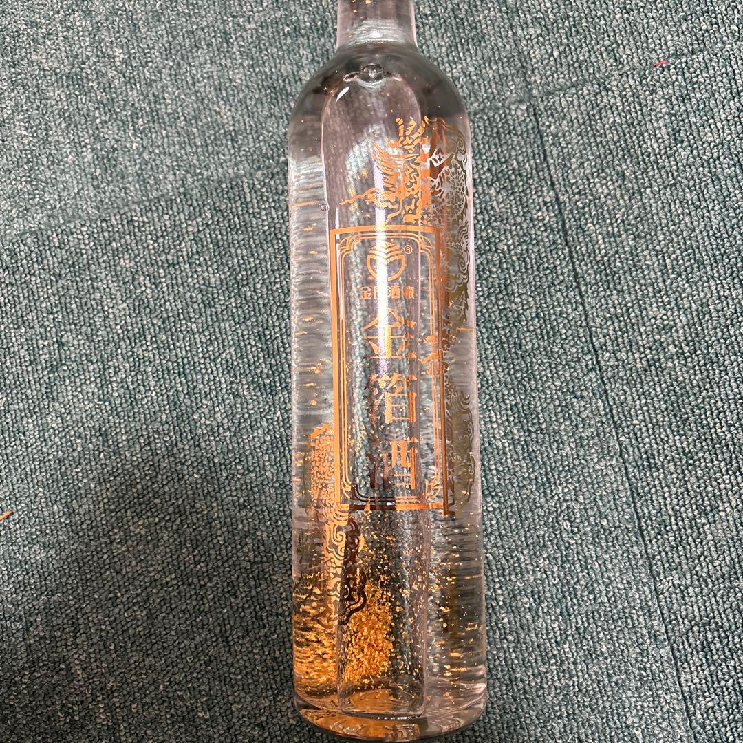 金門高梁酒　金箔酒 750ml 木箱入り グラス付き　中華民国　台湾