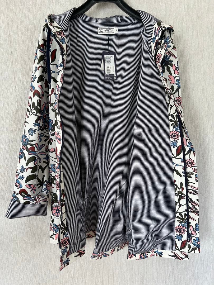 PETIT BATEAU ヨットパーカーフード付　花柄プリント