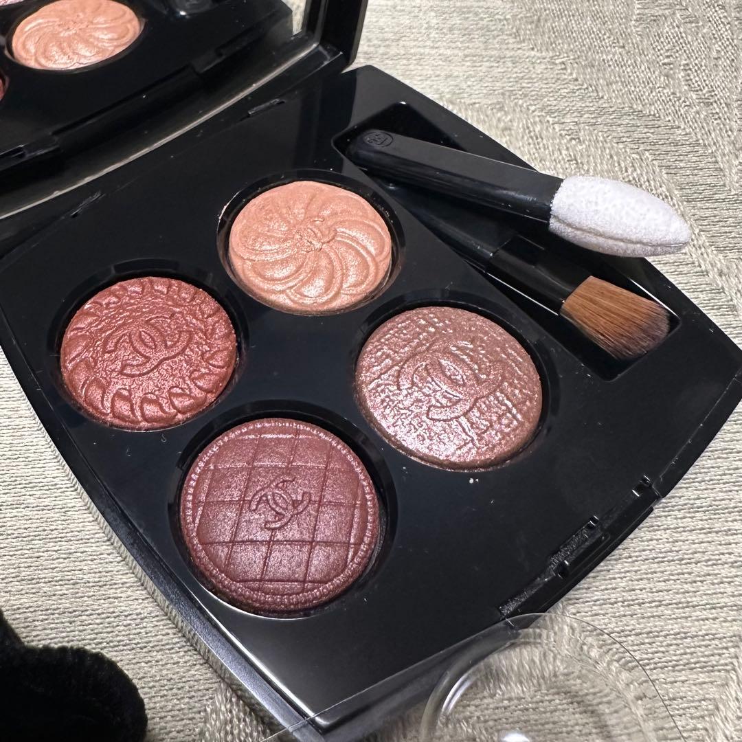 CHANEL キャトルオンブル　219 ブトンクチュール　2025 人気カラー