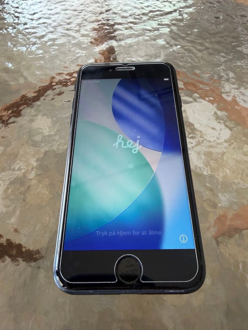 iPhone se 第三世代 バッテリー容量100%