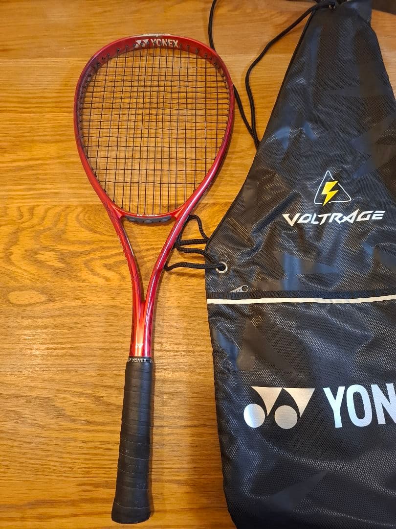 りー「美品」YONEX VOLTRAGE 軟式テニスラケット 赤