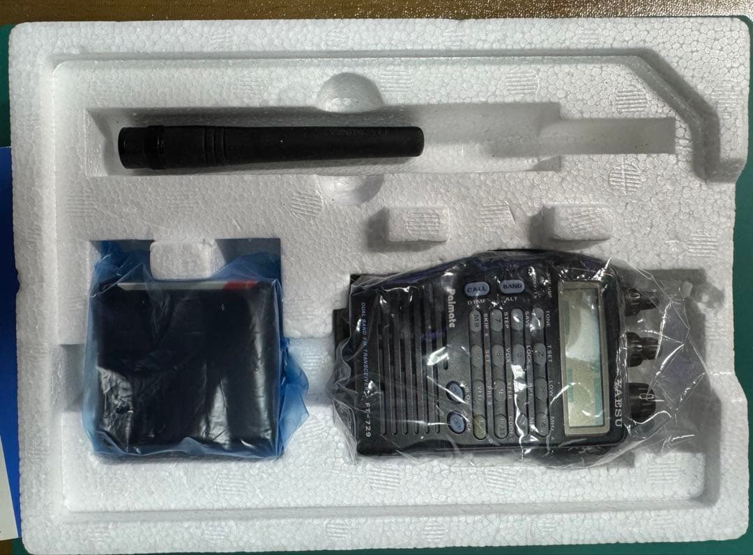 アマチュア無線　ヤエス　YAESU FT-729 デュアルバンドトランシーバー