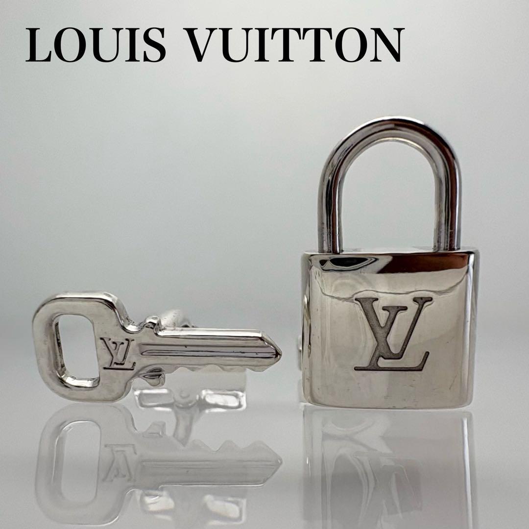 LOUIS VUITTON ルイヴィトン カフス カデナ キー シルバー925