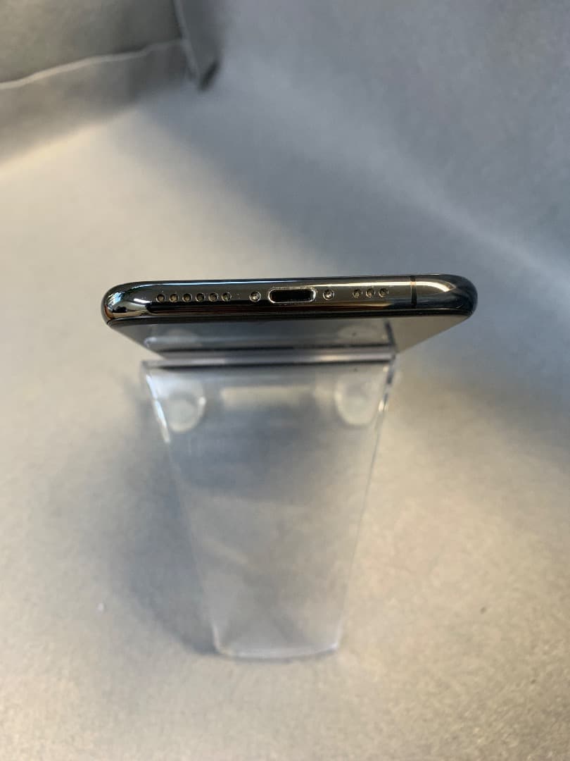 美品　国内版　SIMフリー　iPhoneXS　 64GB ブラック色