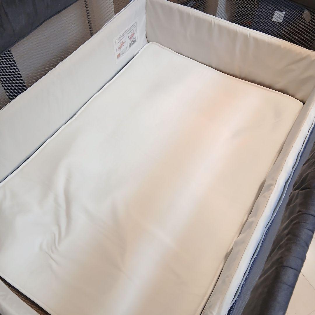 【美品】 アップリカ ココネルエアープラス　ベビーベッド グレー