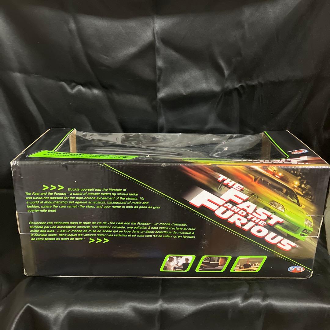 ミニカー 2000 CHEVY SUBERBAN 1/18 JOY RIDE