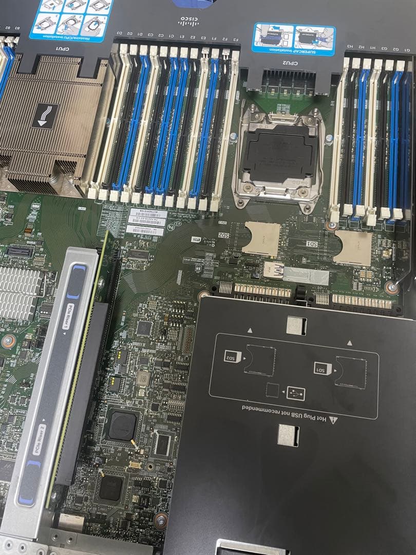 Cisco UCS C220 M4 / UCS C240 M4S サーバー本体