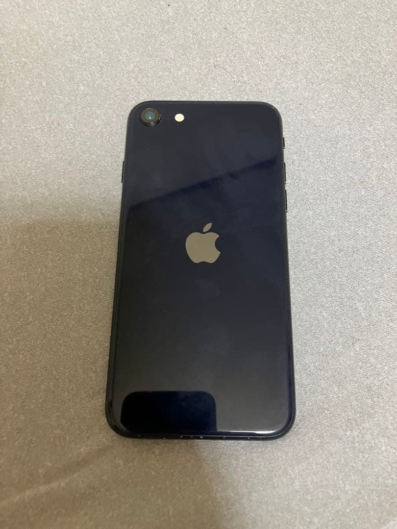 iPhone SE3 64GB バッテリー79%