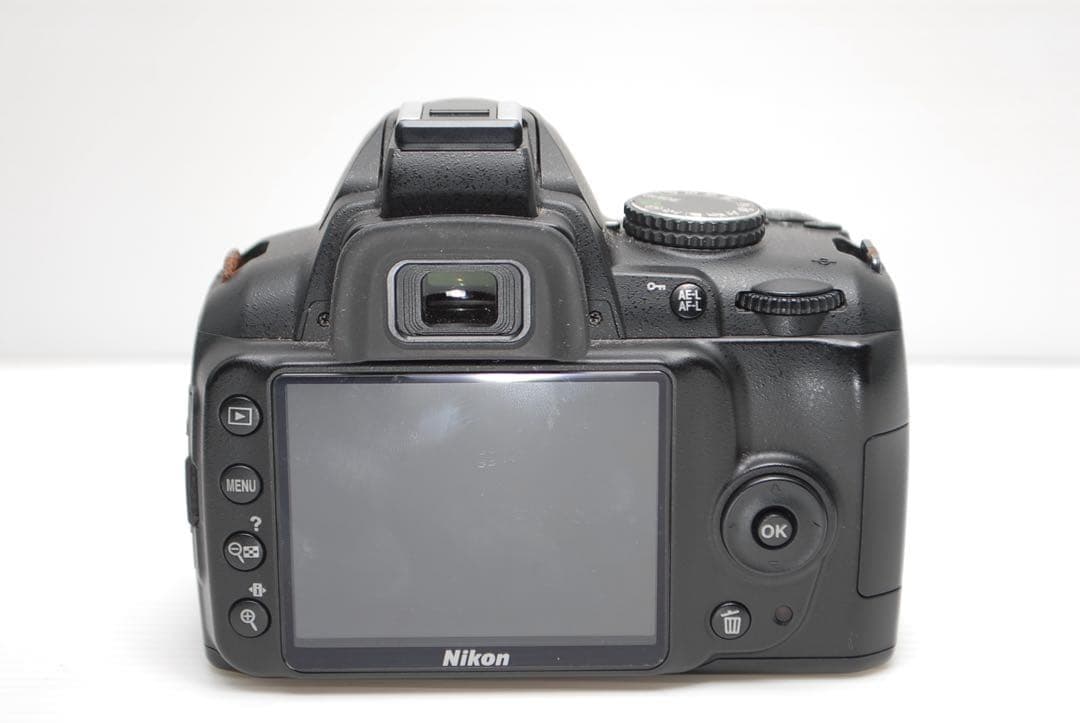 ⭐︎Nikon D3000⭐︎ダブルレンズセット美品 軽量アンドコンパクト