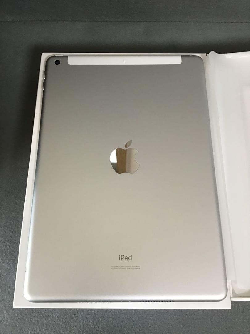 超美品　SIMフリー iPad 第9世代 64GB WiFi+cellular版