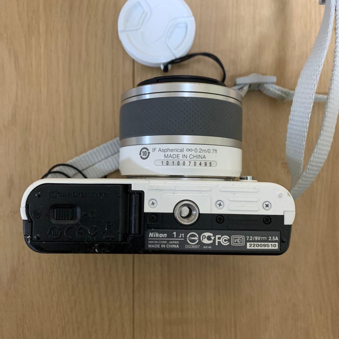 Nikon 1 J1 ホワイト ミラーレスカメラ